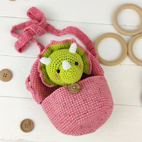 Handbag and amigurumi triceratops crochet