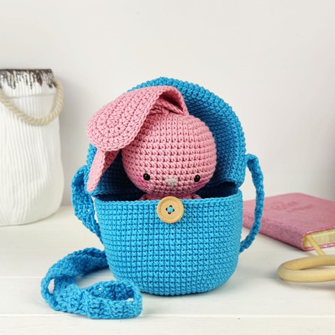 Handbag and amigurumi bunny crochet
