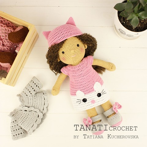 crochet doll dress for Kitty