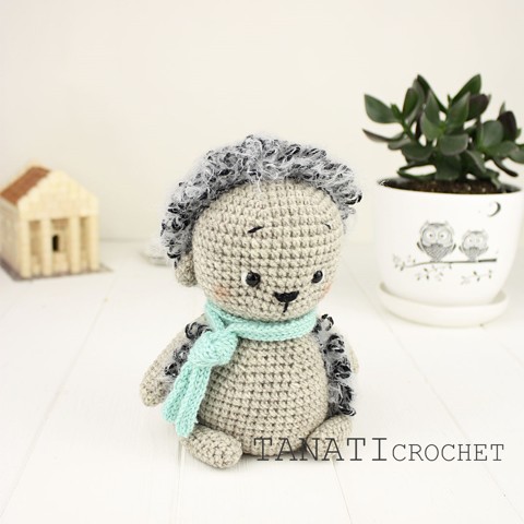 Mini crochet toy hedgehog