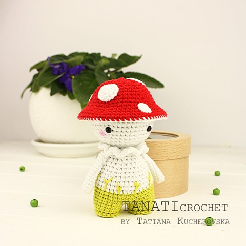 Mini crochet toy mushroom