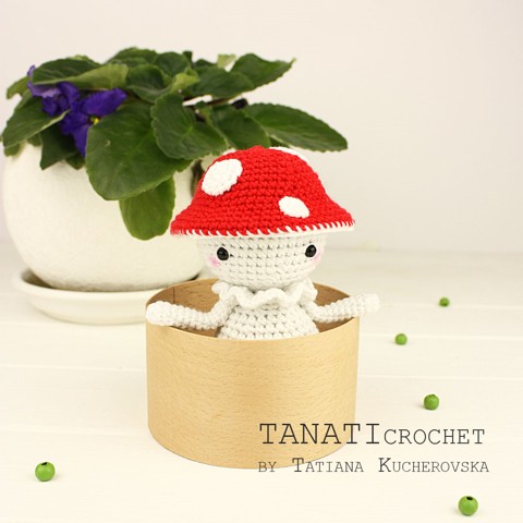 Mini crochet toy mushroom