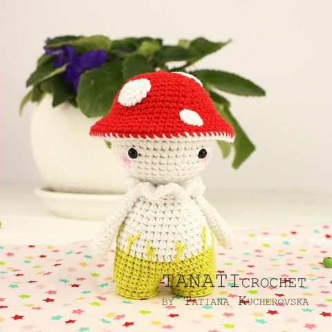 Mini crochet toy mushroom