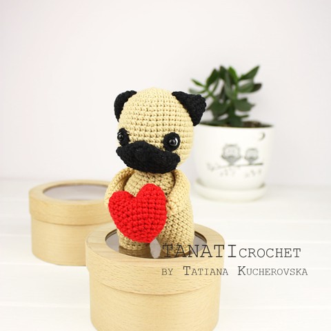 Mini crochet toy pug