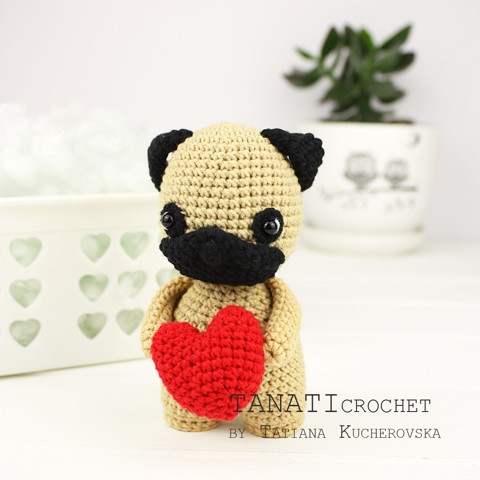 Mini crochet toy pug