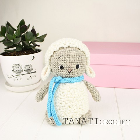 Mini crochet toy sheep