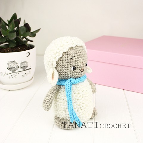 Mini crochet toy sheep