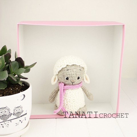 Mini crochet toy sheep