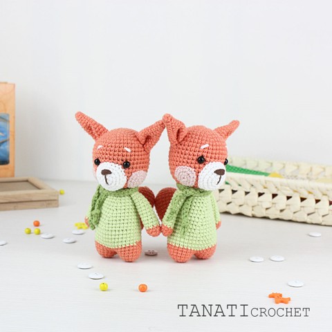 Mini crochet toy squirrel