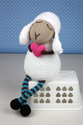 Crochet toy sheep with hart of plush