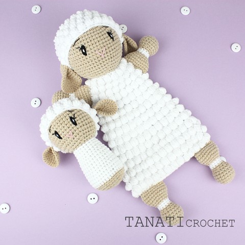 Set of crochet comforter and rattle sheep