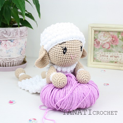 Set of crochet comforter and rattle sheep