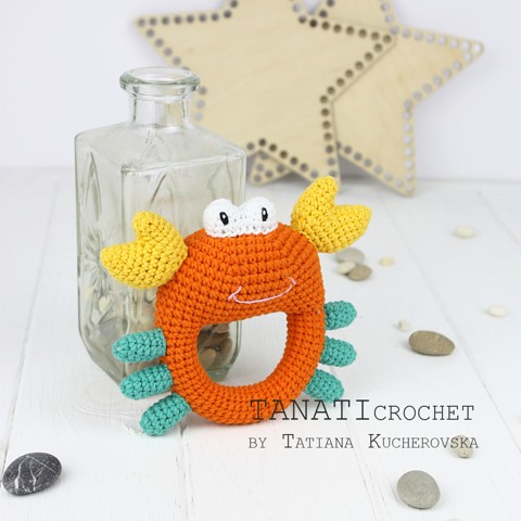 Crochet rattle crab