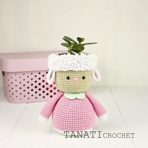 Crochet flower pot sheep