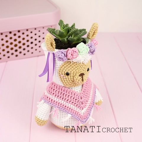 Crochet flower pot lama