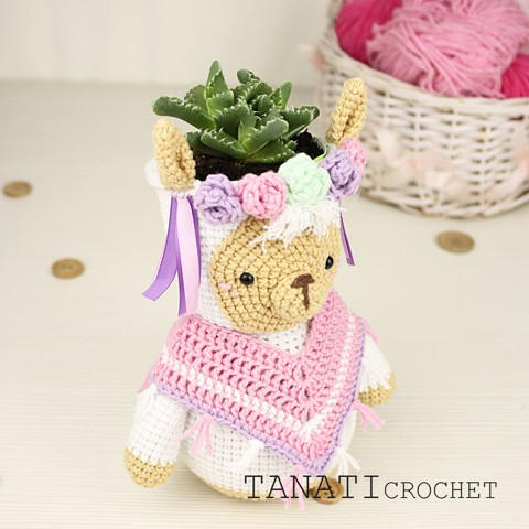 Crochet flower pot lama