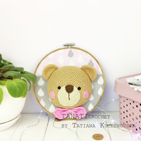 Crochet wall hanging bear