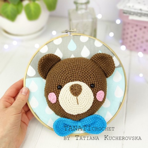 Crochet wall hanging bear