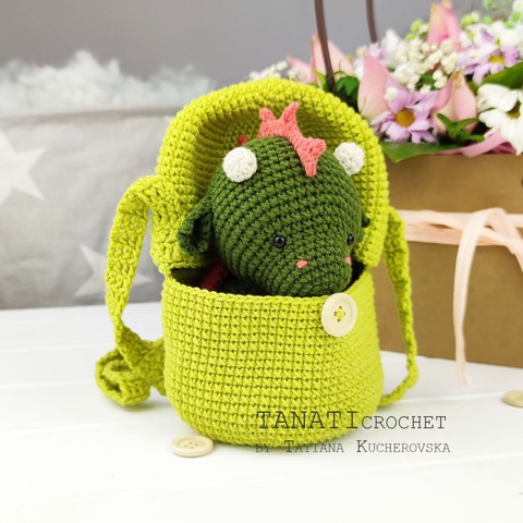 Handbag and amigurumi dragon crochet