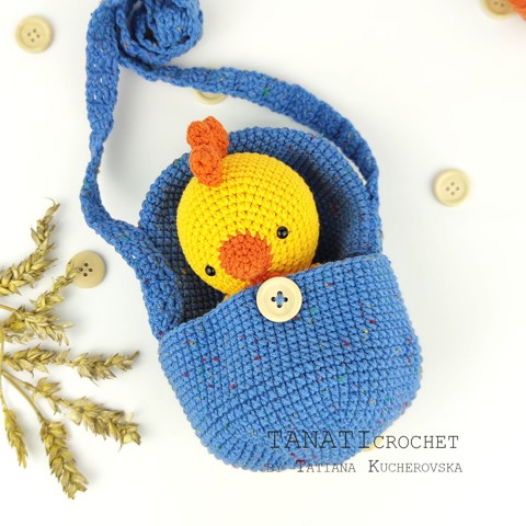 Handbag and amigurumi chicken crochet